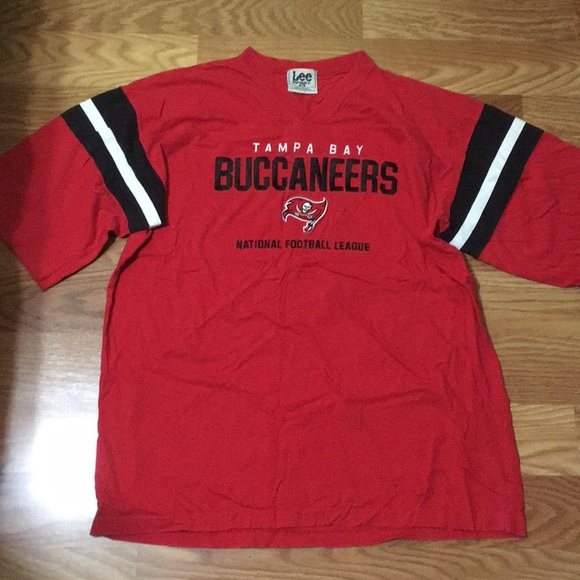 vintage buccaneers t shirt